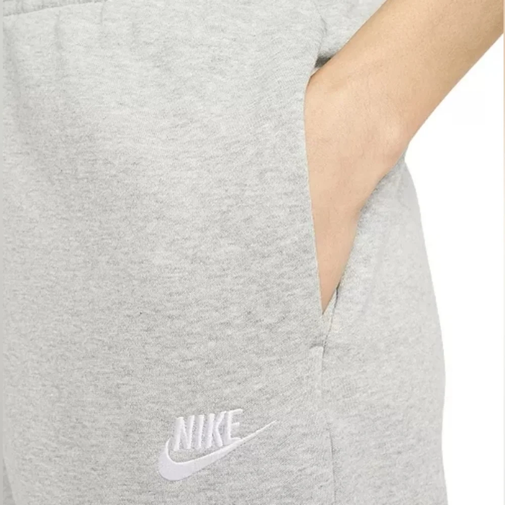 Nike Women's Sportswear Club Fleece Mid-Rise Joggers in Gray Sz 1X NWT